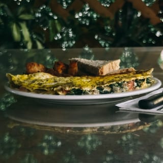 Spinach Tomato Onion Omelette